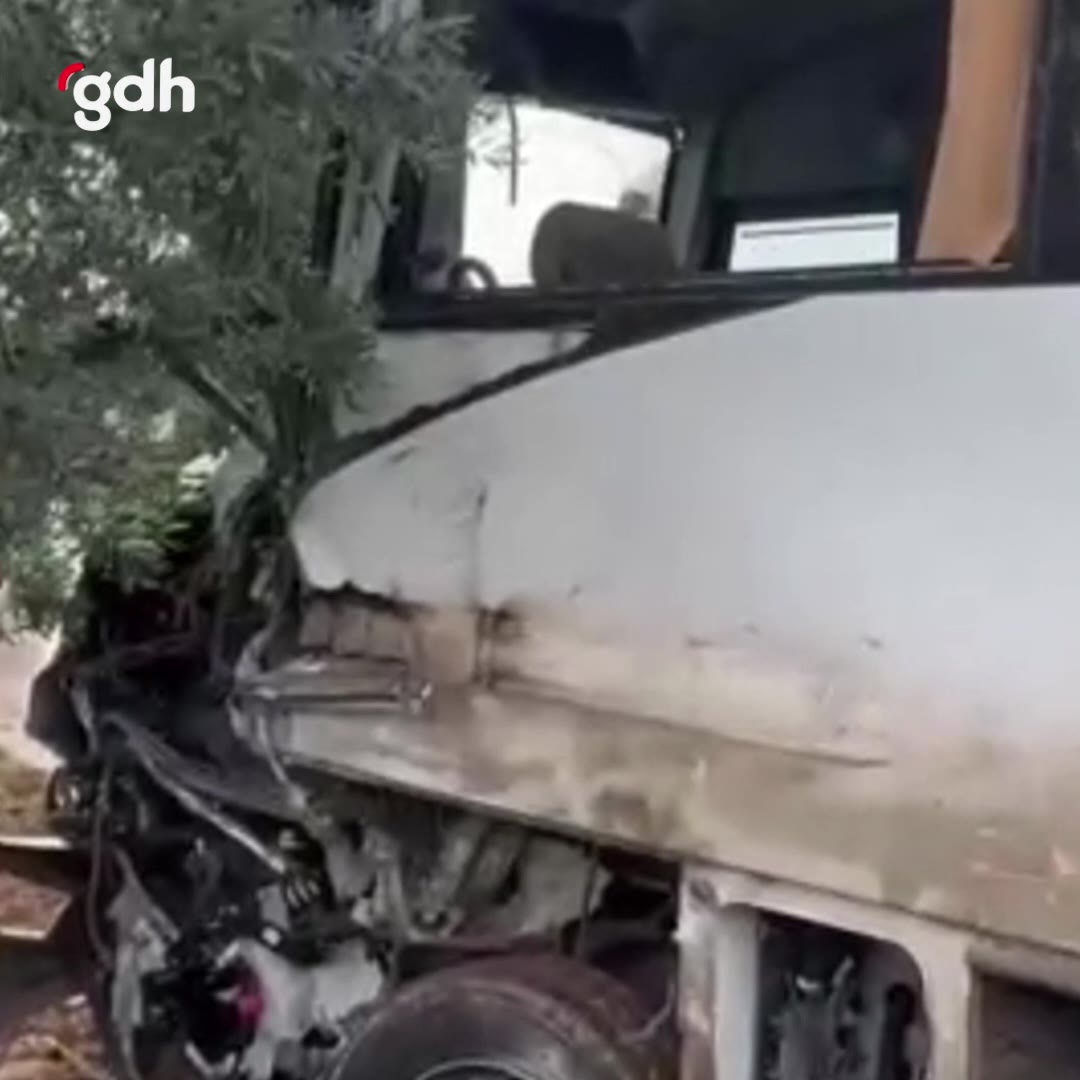 İznik'te tır ve minibüs çarpıştı: 8 yaralı görüntüleri yayınlandı