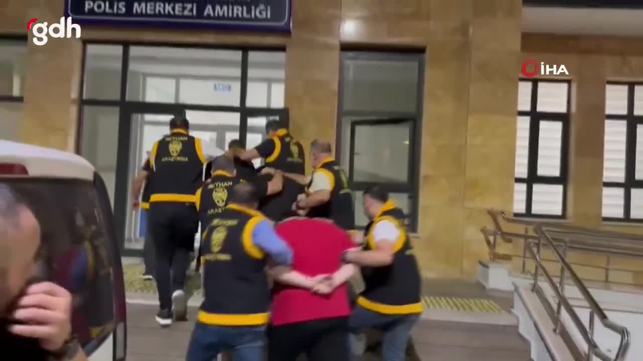 Adana'da havaya ateş açan 4 kişi gözaltına alındı, silahlar ele geçirildi