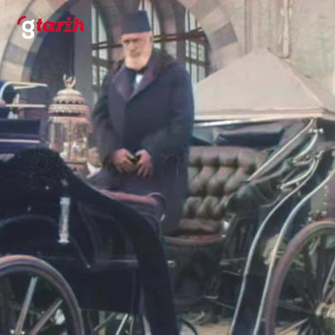 Son Halife Abdülmecid Efendi'nin "Cuma Selamlığı" görüntüsü
