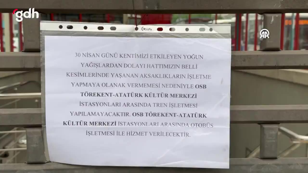Ankara'da sağanak nedeniyle metro hattı hizmet dışı kaldı