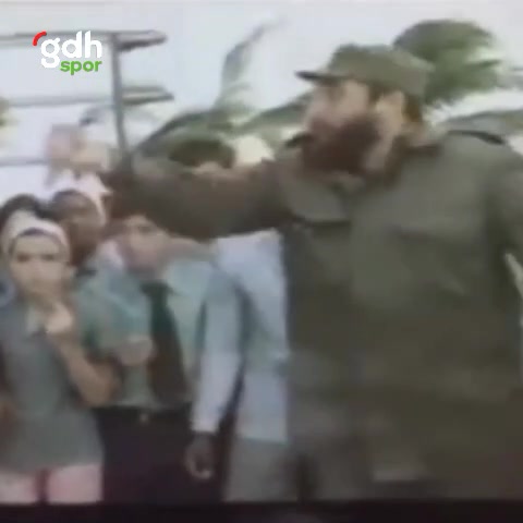 Fidel Castro'nun Basketbol, Voleybol ve Beyzbol Oynarken Görüntüleri