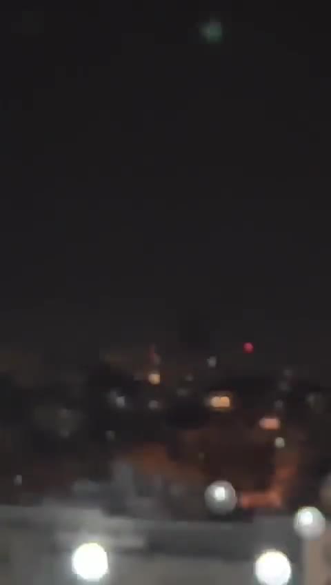 İsrail ordusu Gazze’nin doğusuna yeni bir bombardıman düzenledi