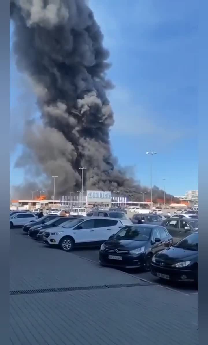 Rusya'nın Ukrayna'daki alışveriş merkezine saldırısı görüntüleri