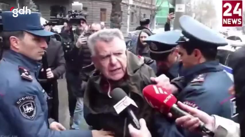 Ermenistan'da Paşinyan'a darbe girişimi: Kami kendini yaktı