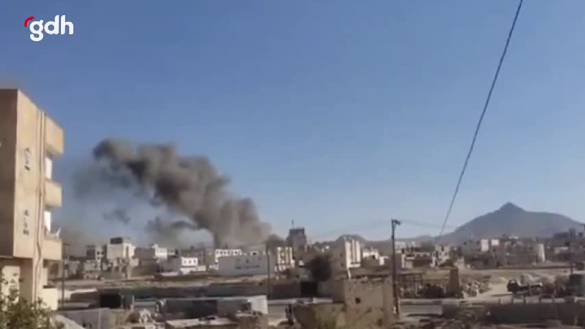 İsrail uçakları Yemen'de 50 hedefi bombaladı