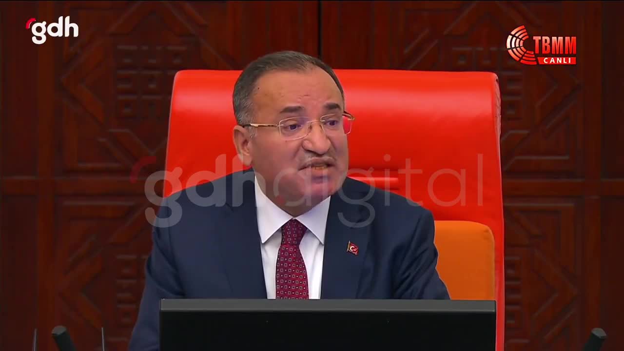 Ahmet Şık’ın hakaretine AK Parti'den müdahale!