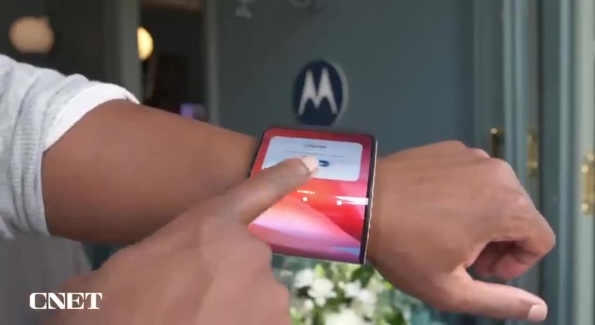 Motorola'nın bükülebilir bileklik tarzı telefon konsepti