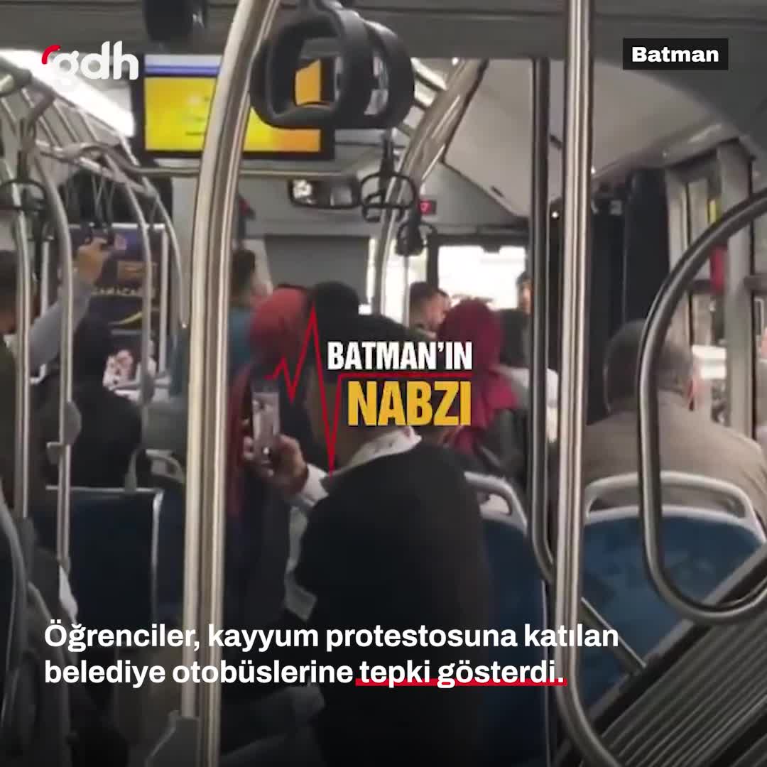 Öğrenciler, Batman'da otobüs kayyum protestasına tepki gösterdi