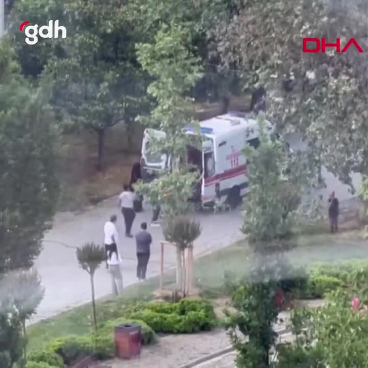 Parkta ailesinin önünde vurulan Cengiz T. hastaneye kaldırıldı