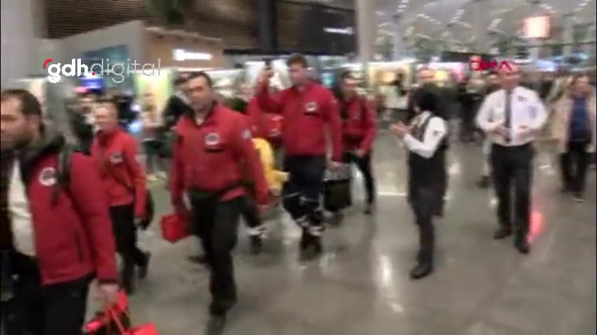 Yunan arama kurtarma ekibi İstanbul Havalimanı'nda uğurlandı