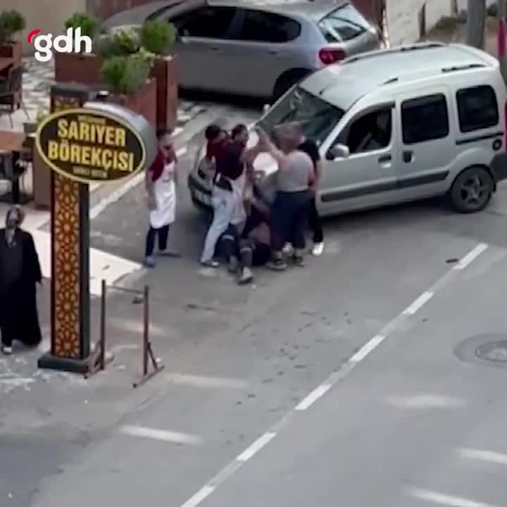 Pendik'te kafe çalışanı kadına mesajla teklif yapınca kargaşa!