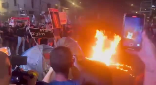 İsrail’de Eliezer Kaplan Caddesi'nde binlerce gösterici toplandı