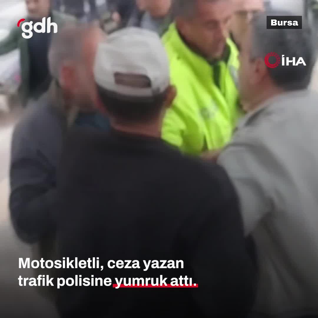 Bursa'da plakasız motosikletli polise yumruk attı, gözaltına alındı