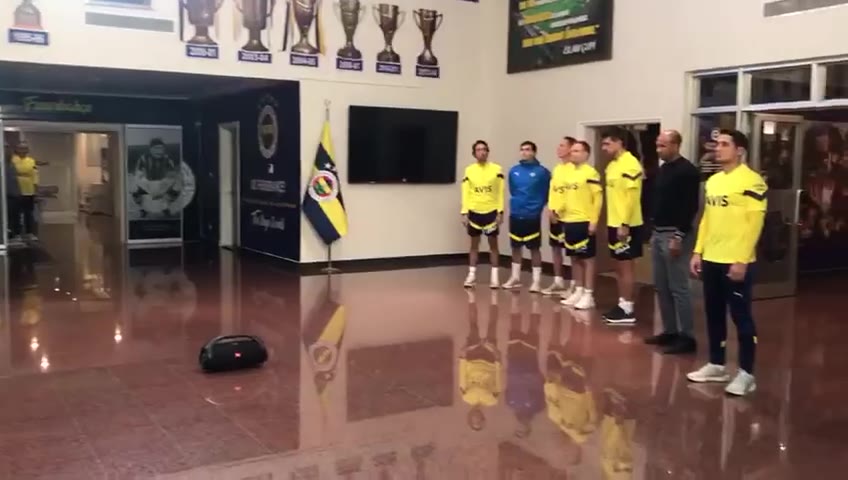 Jorge Jesus ve ekibi 10 Kasım'da saygı duruşu yaptı