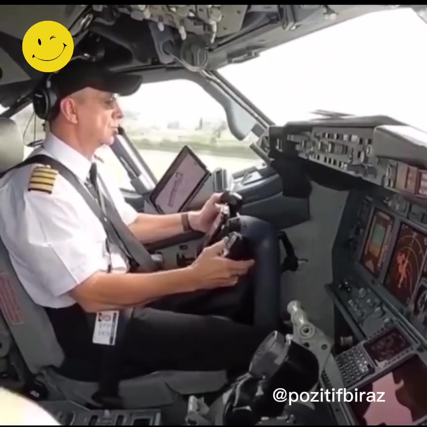 Cumhurbaşkanı Erdoğan'a benzerliğiyle dikkat çeken pilot