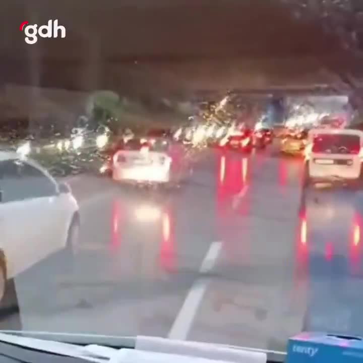 Bursa'da sürücüler, ambulansa fermaur sistemiyle yol verdi