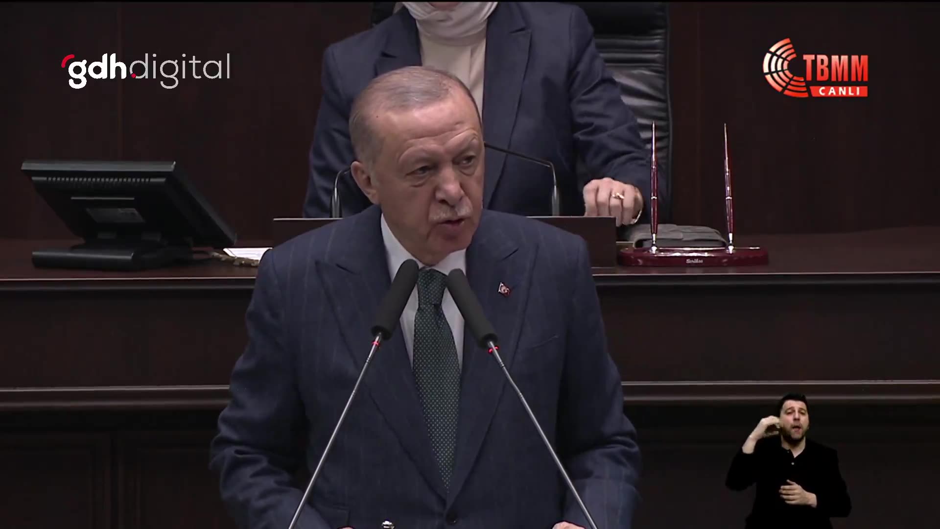 Erdoğan: Öğretmenlere şiddette yasal düzenleme şarttır