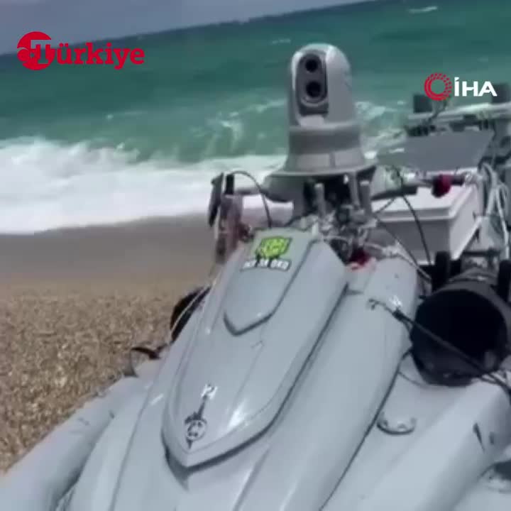 Çatalca Sahili'nde Ukrayna'ya ait insansız jet ski bulundu