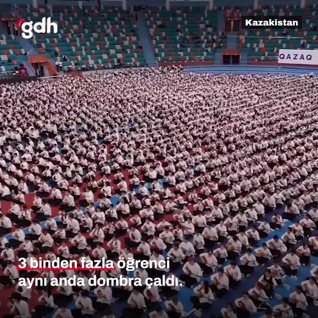 Kazakistan’da 3 binden fazla öğrenci aynı anda dombra çaldı