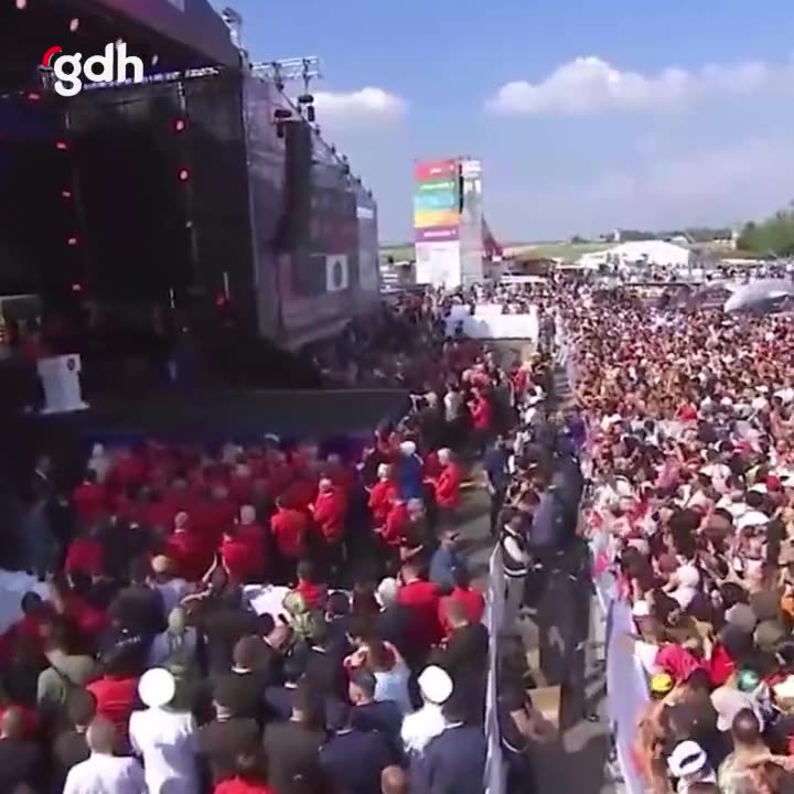 Erdoğan: Togg üretimi artıyor, TESLA'yı yatırım yapmaya davet ettik