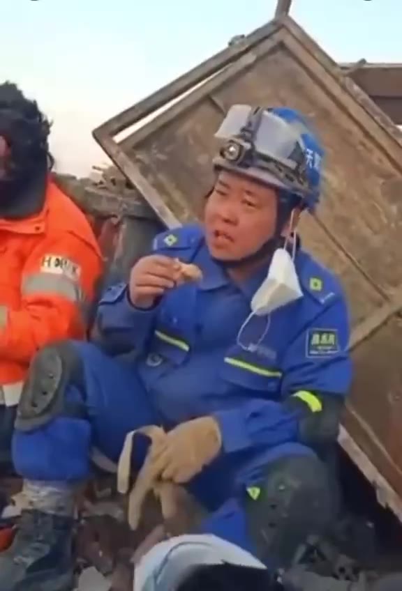 Erzurumlu ekiplerin Çinli meslektaşlarına otlu peynir ikramı