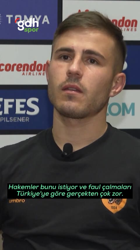 Pelkas: "Türkiye ve İngiltere'deki futbol farkı hakemler."