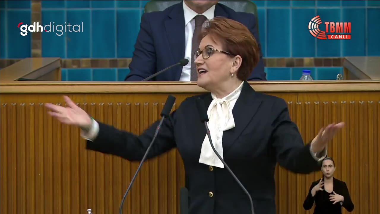 Meral Akşener: CHP, DEM ile dürüstçe el sıkışın!