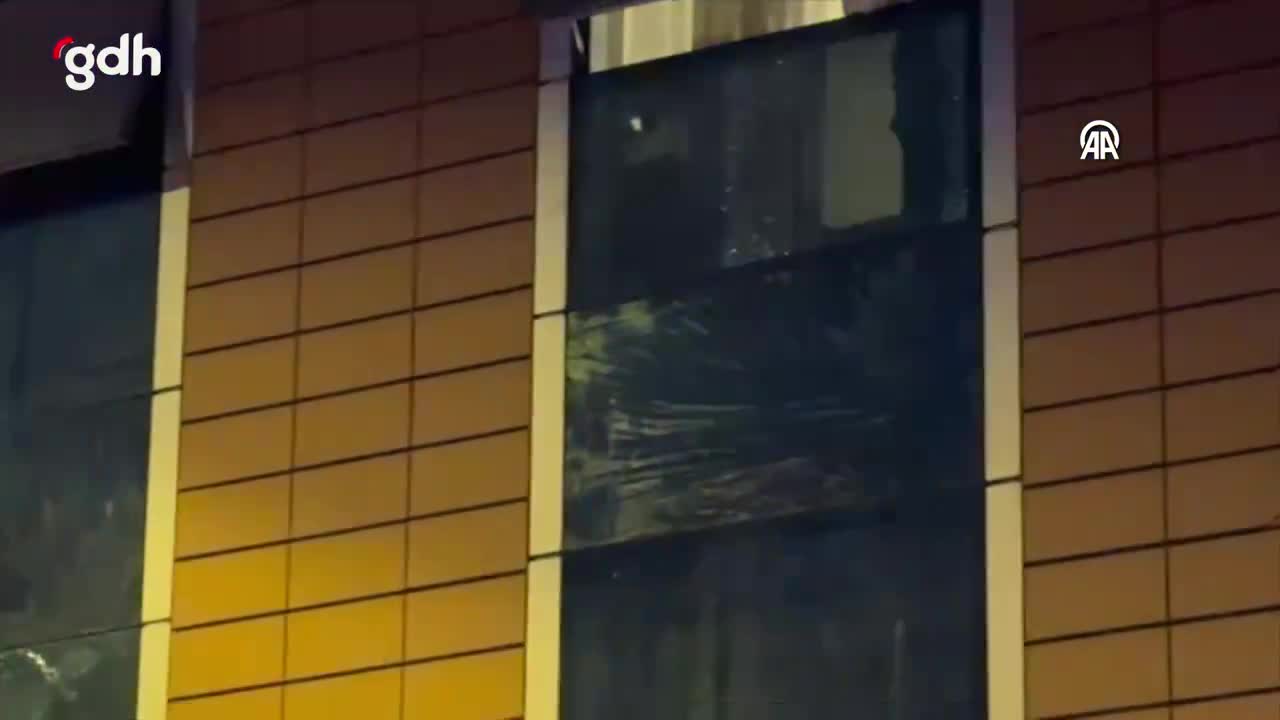 Üsküdar'da pastaneye silahlı saldırı: 3 ölü, 5 yaralı