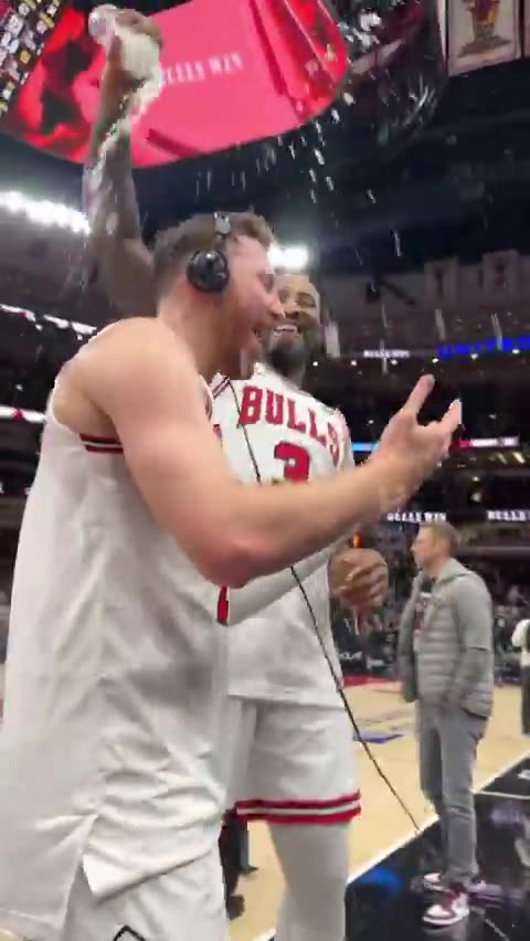 Onuralp Bitim, Bulls'ta ilk maçına çıktı ve kutlandı!
