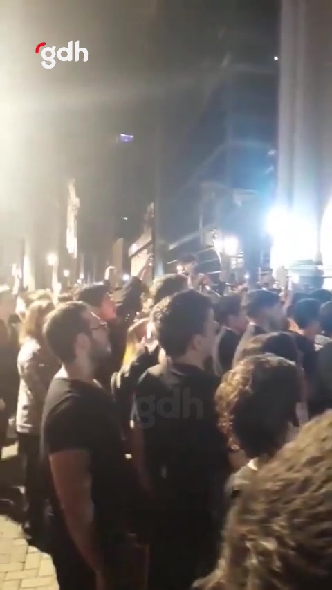Milei'nin göreve başlamasıyla Arjantinliler Merkez Bankası önünde cenaze düzenledi