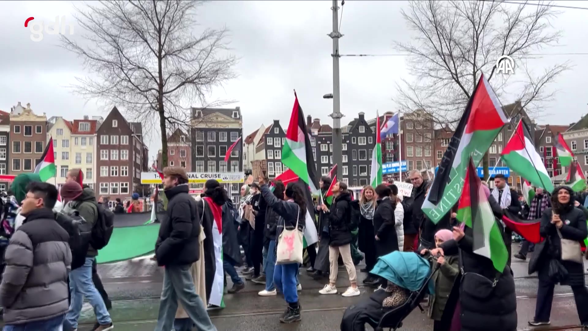 Amsterdam'da "Özgür Filistin" protestosu: Gazze için ateşkes!