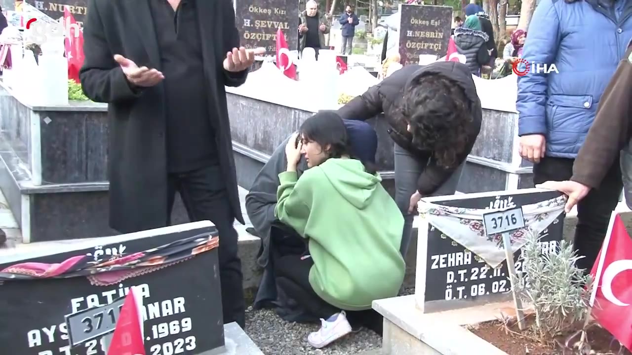 Özgür Özel'in deprem şehitliği ziyareti sırasında tepki aldı