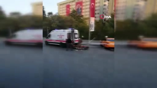 HDP milletvekillerinin aracının taksiyle çarpıştığı kaza görüntüleri