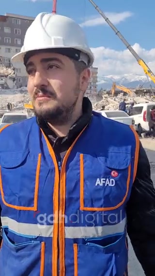 AFAD Gönüllüsü: "Yaşanan afet çok büyük, çadır ve konteynere ihtiyacımız var."