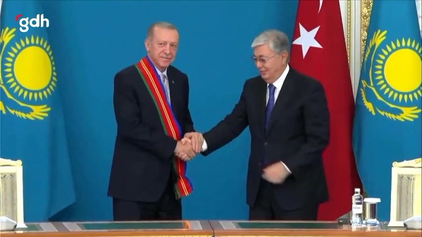 Erdoğan'a "Kazakistan Dostluk Devlet Nişanı" verildi