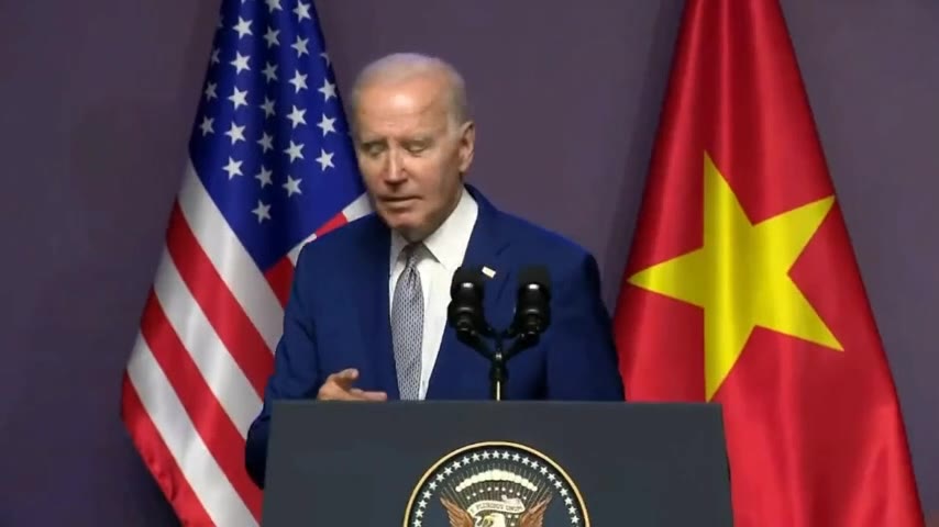 Beyaz Saray Biden'ı konuşurken durdurdu