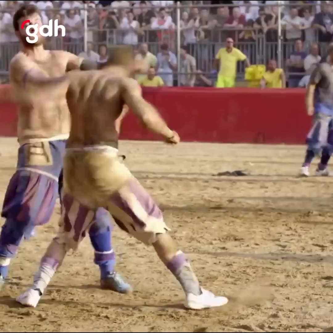Dünyanın en vahşi sporu: Calcio Fiorentino