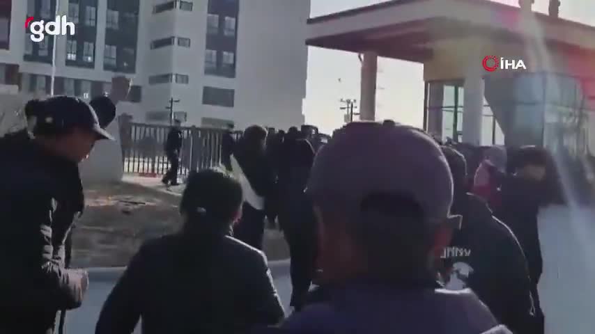 Çin'de öğrenci ölümü protesto gösterilerine yol açtı