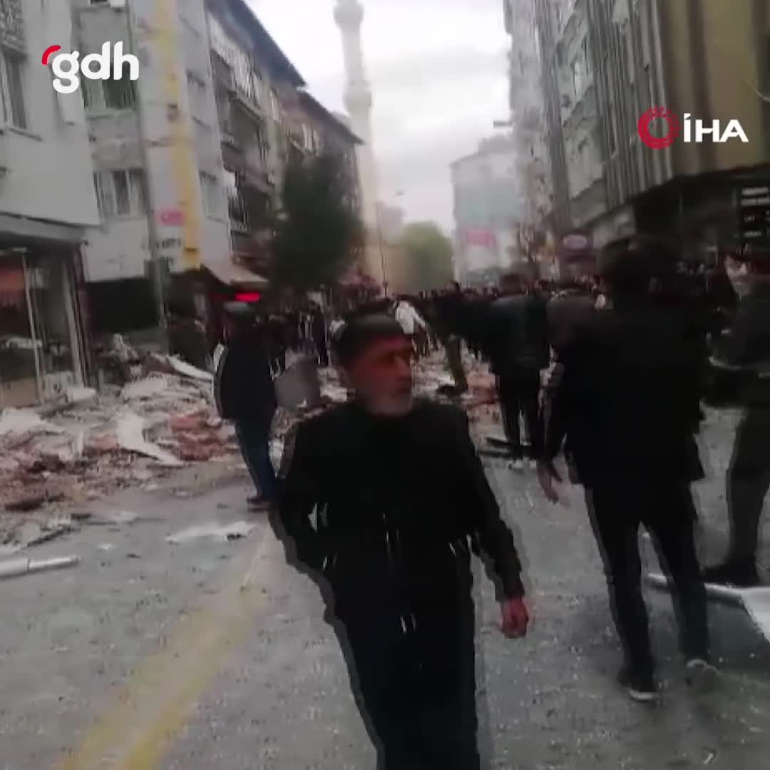 Çorum'da doğal gaz patlaması; çok sayıda ekip sevk edildi