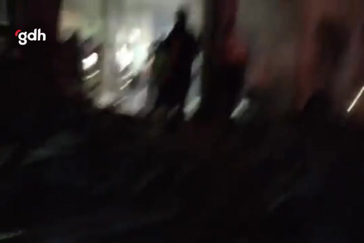 İsrail uçakları Huja Caddesi'ndeki 2 evi bombaladı; ölü ve yaralılar var
