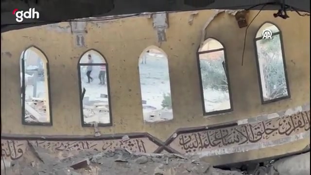 İsrail saldırısında Gazze'deki El Emin Muhammed Camii yıkıldı