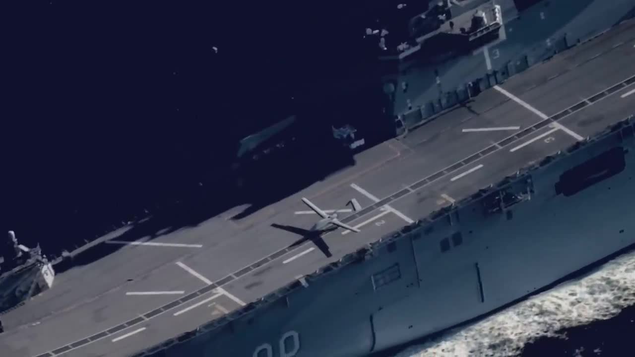 Bayraktar TB2 ile TB3'ün TCG ANADOLU test uçuşları görüntüleri