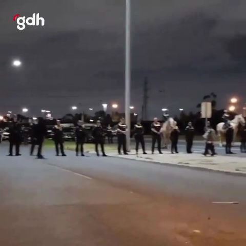 Melbourne'de ZIM ofisini kapatan aktivistler Gazze'yi protesto etti