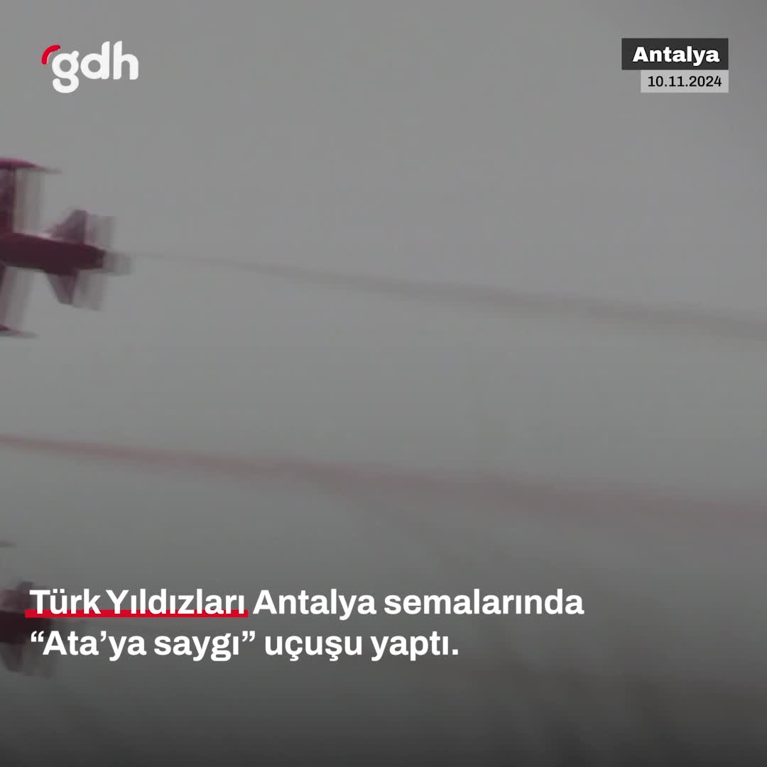 Türk Yıldızları, Atatürk'ün anısına "Ata'ya saygı" uçuşu yaptı
