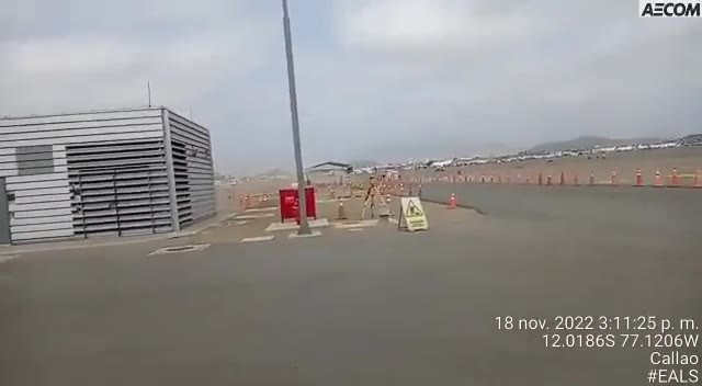LATAM uçağı Juliaca'da itfaiye aracına çarptı, 2 ölü