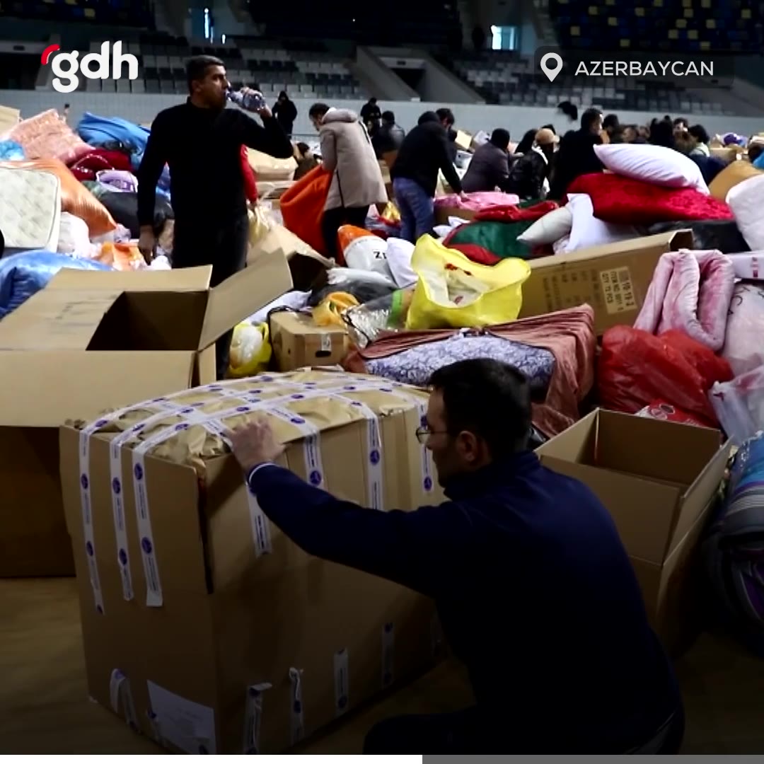 Azerbaycan, Türkiye'deki deprem mağdurlarına destek veriyor