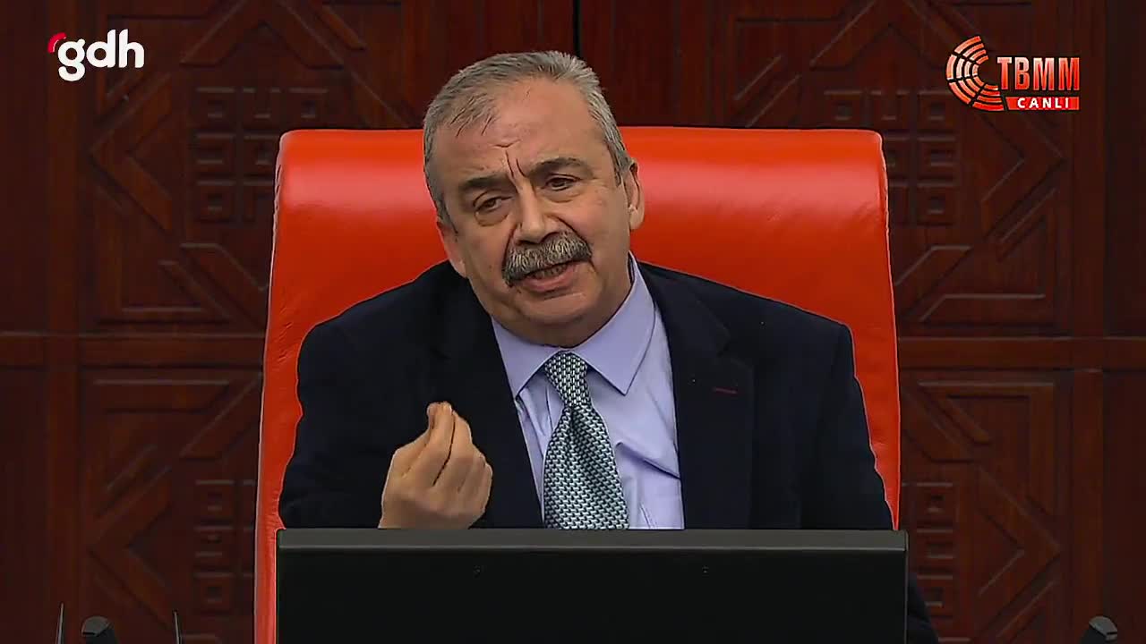 Önder'den muhalefete: "Bana niye sallıyorsunuz?"