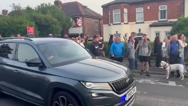 Aşırı sağcı grup Southport'taki camiye saldırdı