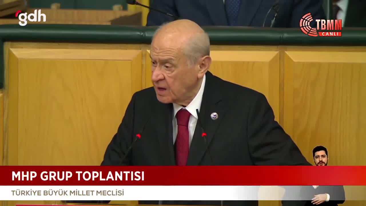 Bahçeli: Öcalan terörü bitirdiğini açıklasın, arkasındayım