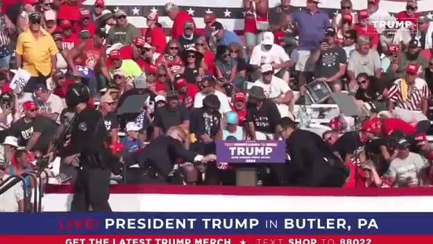 Trump'a mitingde suikast girişimi: Kulağından yaralandı